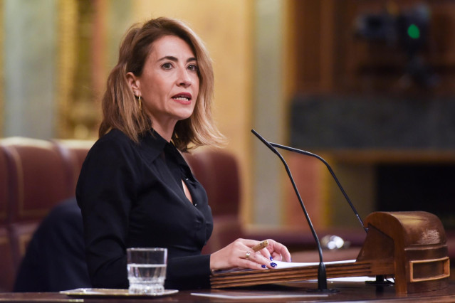 La ministra de Transportes, Movilidad y Agenda Urbana, Raquel Sánchez, en una sesión plenaria en el Congreso de los Diputados, en una imagen de archivo.