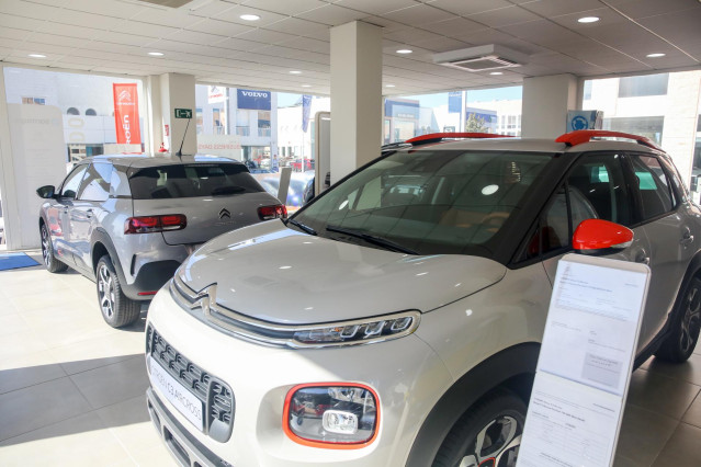 Archivo - Imagen de un coche, Citroen C3 Aircross, en un concesionario de Madrid.