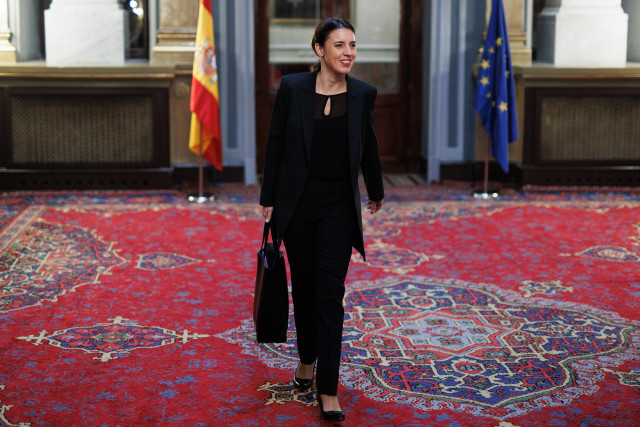 La ministra de Igualdad, Irene Montero, a su llegada a la inauguración del VIII Congreso del Observatorio contra la Violencia Doméstica y de Género, en el Senado, a 17 de noviembre de 2022, en Madrid (España).