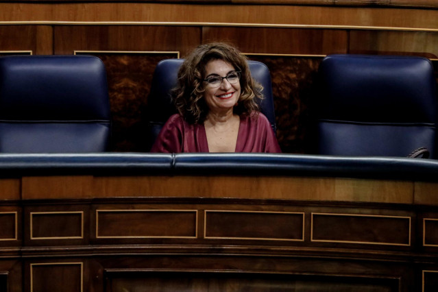 La ministra de Hacienda y Función Pública, María Jesús Montero, durante una sesión plenaria en el Congreso de los Diputados, a 24 de noviembre de 2022, en Madrid (España).