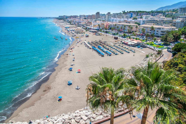 Archivo - Playa de Torremolinos (Málaga).