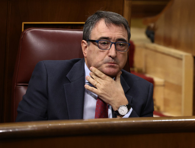 El portavoz del PNV en el Congreso, Aitor Esteban, durante una sesión plenaria en el Congreso de los Diputados, a 2 de noviembre de 2022, en Madrid