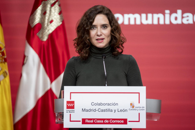 La presidenta de la Comunidad de Madrid, Isabel Díaz Ayuso, interviene durante la firma de un protocolo general de políticas públicas, en la Real Casa de Correos, a 25 de noviembre de 2022, en Madrid (España).