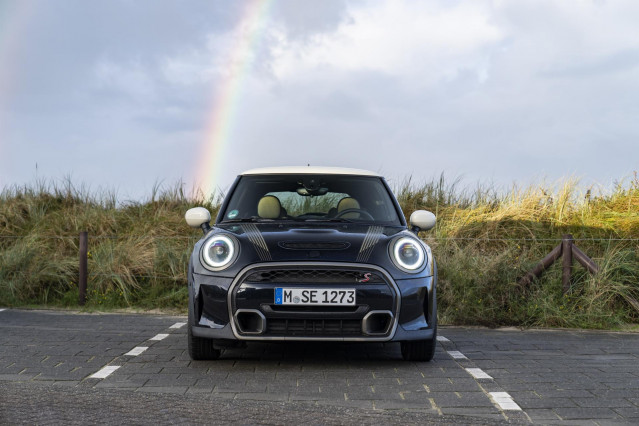 Mini Cooper S Resolute Edition con el color de carrocería 'Enigmatic Black'