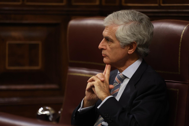El secretario cuarto de la Mesa del Congreso de los Diputados, Adolfo Suárez Illana, en una sesión plenaria en el Congreso de los Diputados, a 21 de noviembre de 2022, en Madrid (España).