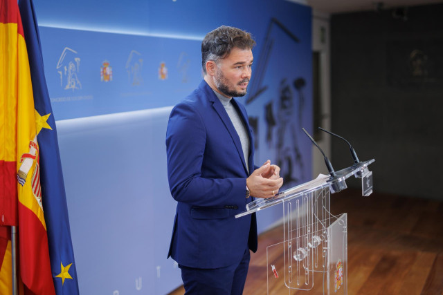 El portavoz de ERC en el Congreso de los Diputados, Gabriel Rufián, durante una rueda de prensa anterior a la Junta de Portavoces en el Congreso de los Diputados, a 15 de noviembre de 2022, en Madrid (España).