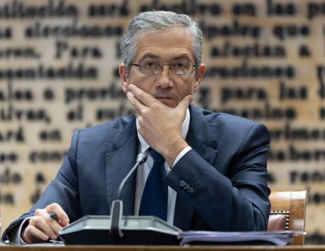 El gobernador del Banco de España, Pablo Hernández de Cos, en la Comisión de Presupuestos del Senado, a 29 de noviembre de 2022, en Madrid (España). Durante su comparecencia, Pablo Hernández de Cos, ha informado sobre el proyecto de Presupuestos Generales