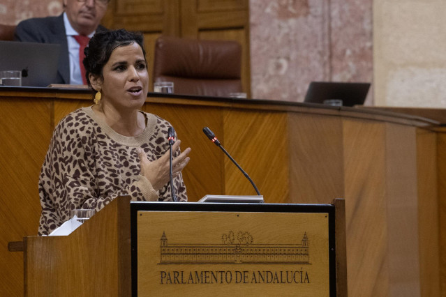 La portavoz parlamentaria del grupo Mixto María Teresa Rodríguez interviene en el Debate de los presupuestos en el Parlamento andaluz. (Foto de archivo).