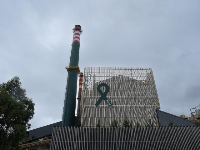 Archivo - La reparación de la tubería de abastecimiento de la fábrica de Ence en Pontevedra podrá comenzar este miércoles