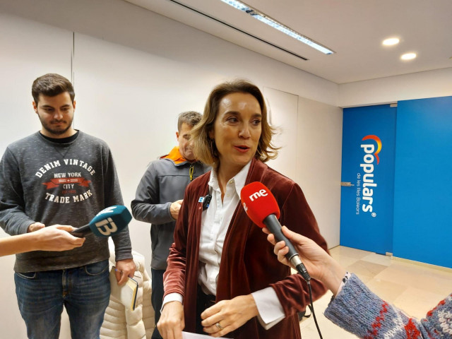 La secretaria general del PP, Cuca Gamarra, en declaraciones a los medios de comunicación.