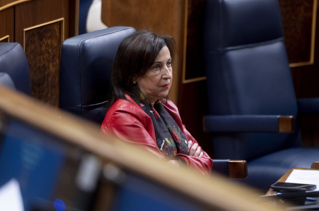 La ministra de Defensa, Margarita Robles, durante una sesión plenaria en el Congreso de los Diputados, a 22 de noviembre de 2022, en Madrid (España).