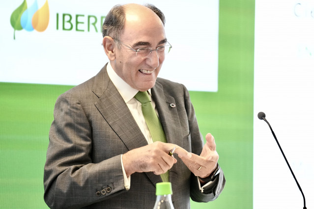 Archivo - El presidente de Iberdrola, Ignacio S.Galán, interviene durante un encuentro de Deusto Business Alumni, en Torre Iberdrola