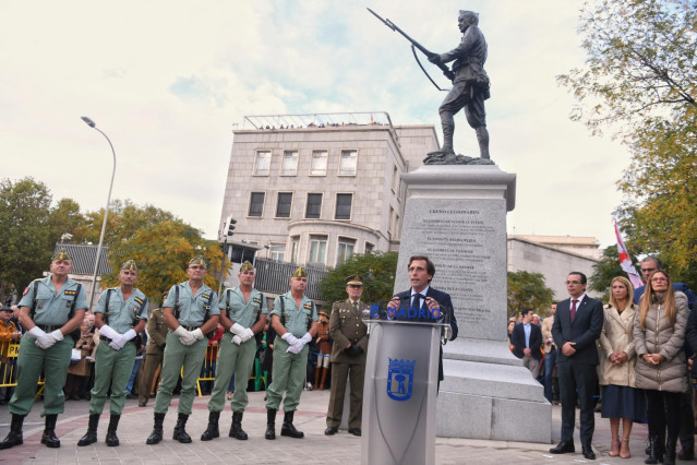 Archivo - El alcalde de Madrid, José Luis Martínez-Almeida, interviene en la inauguración de la Estatua al Legionario.