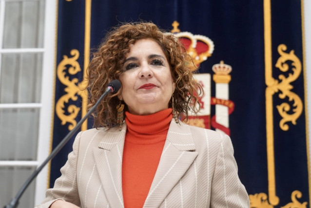 La ministra de Hacienda y Función Pública en una comparecencia ante los medios en la sede de la Delegación del Gobierno en Sevilla.