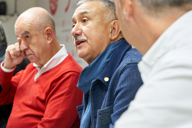 Archivo - El secretario general de UGT Euskadi , Raúl Arza, junto al secretario general de UGT, Pepe Álvarez en Vitoria-Gasteiz, Álava