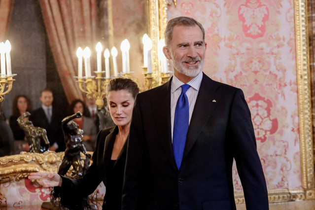 Archivo - El Rey Felipe VI y la Reina Letizia