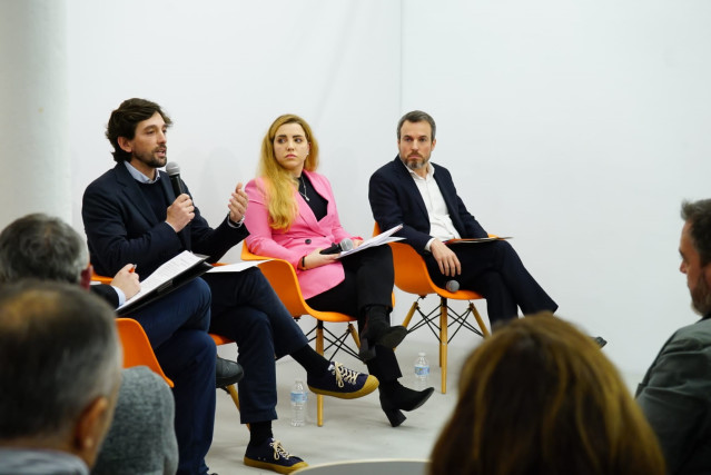 Los candidatos a secretario general de Ciudadanos, de izquierda a derecha: Adrián Vázquez, Laura Alves y Santiago Saura.