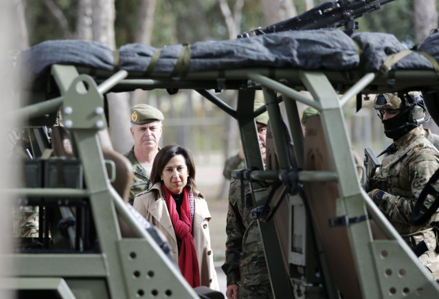 Archivo - La ministra de Defensa, Margarita Robles, a su llegada al Mando de Operaciones Especiales 'Órdenes Militares', a 21 de noviembre de 2022, en Alicante, Comunidad Valenciana (España).
