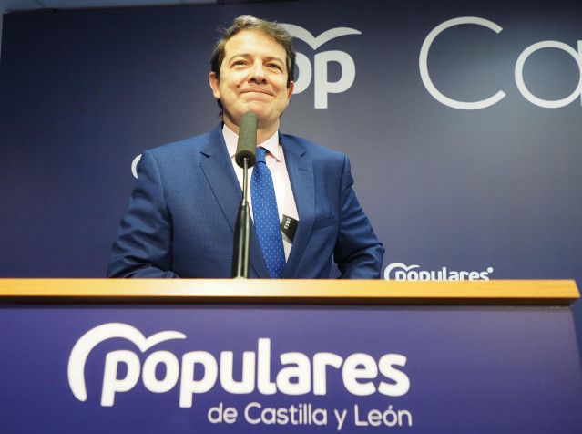 Archivo - Alfonso Fernández Mañueco comparece en rueda de prensa. Archivo.