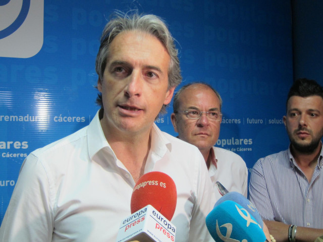 Archivo - El PP nombra al exministro Iñigo de la Serna coordinador del programa electoral para las elecciones de mayo.