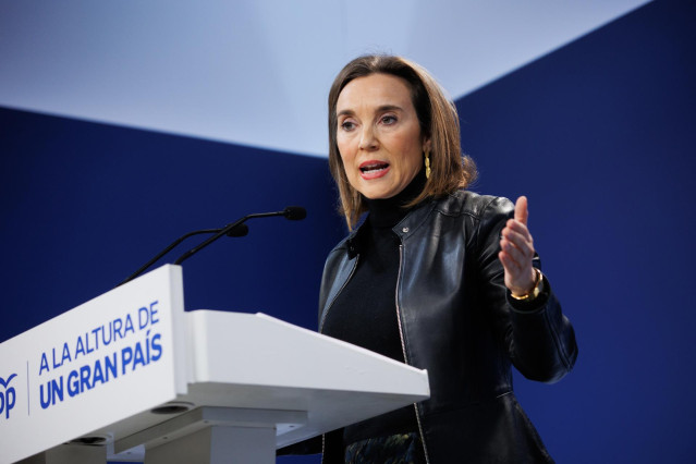La secretaria general del Partido Popular y portavoz del PP en el Congreso, Cuca Gamarra, ofrece una rueda de prensa para valorar la actualidad política, a 27 de diciembre de 2022, en Madrid (España).