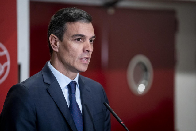 El presidente del Gobierno, Pedro Sánchez interviene en la capilla ardiente por el ex secretario general de UGT, Nicolás Redondo, en la sede del sindicato, a 4 de enero de 2023, en Madrid (España). Nicolás Redondo Urbieta fue un sindicalista y político es