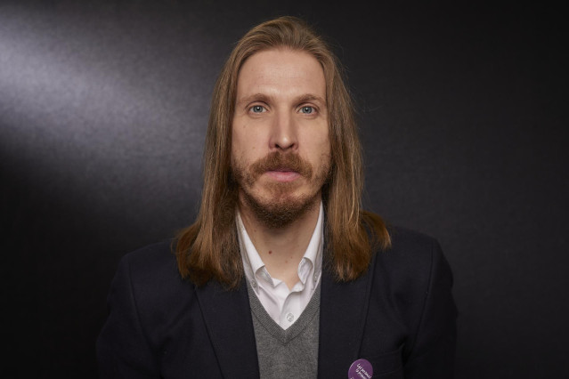 Archivo - El coportavoz estatal de Podemos y  secretario general de Podemos en Castilla y León y Pablo Fernández, posa durante una entrevista para Europa Press en la sede de Podemos a 27 de enero de 2022, en Madrid (España).