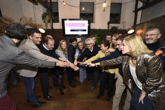 Los candidatos a liderar Ciudadanos Patricia Guasp y Adrián Vázquez cierran su campaña para las primarias en Madrid.