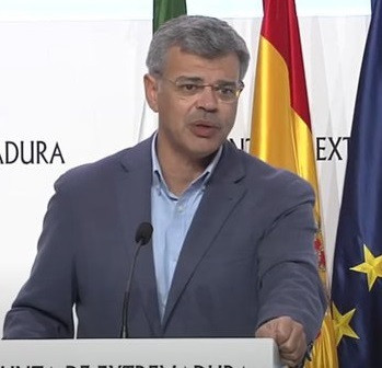 El portavoz de la Junta de Extremadura, Juan Antonio González, en rueda de prensa tras el Consejo de Gobierno autonómico