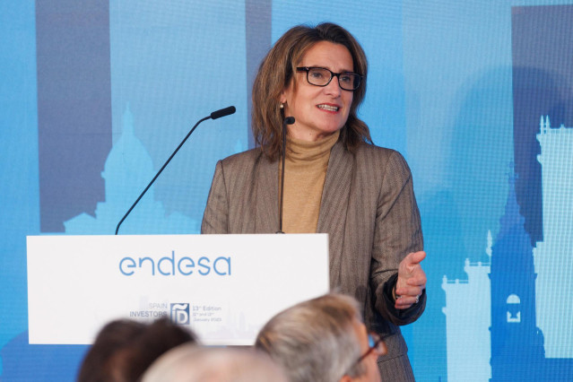 La vicepresidenta tercera y ministra para la Transición Ecológica y el Reto Demográfico, Teresa Ribera, preside un almuerzo-coloquio, en la XIII Edición del Foro Spain Investors Day en el Hotel Mandarín Oriental Ritz, a 11 de enero de 2023, en Madrid (Esp