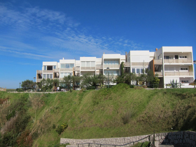 Archivo - Apartamentos en la costa cántabra