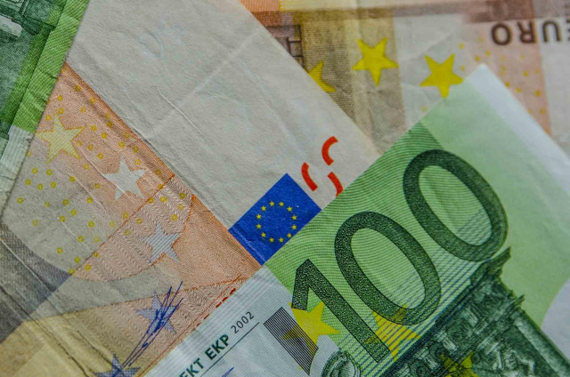 Archivo - Monedas, moneda, billete, billetes,euro ,euros, capital, efectivo, metálico, riqueza