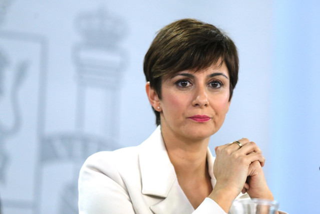 La ministra Portavoz, Isabel Rodríguez, durante la rueda de prensa tras la reunión del Consejo de Ministros en Moncloa, a 20 de diciembre de 2022, en Madrid (España). El Consejo de Ministros ha aprobado a la adenda el Plan de Recuperación, Transformación