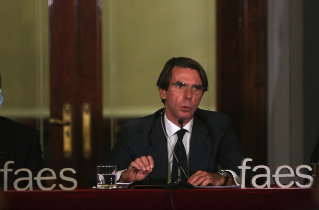 Archivo - El expresidente del Gobierno, José María Aznar, interviene durante el acto de presentación del libro 