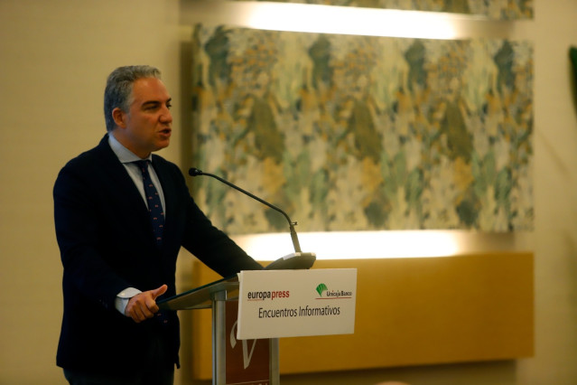 El coordinador general del PP, Elías Bendodo, durante un desayuno informativo organizado por Europa Press Andalucía en colaboración con Unicaja Banco