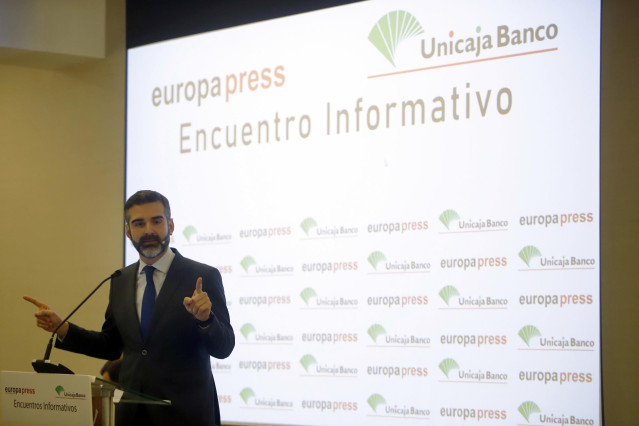 El consejero de Sostenibilidad, y portavoz del Gobierno andaluz, Ramón Fernández-Pacheco, este viernes en Málaga en un desayuno informativo organizado por Europa Press Andalucía en colaboración con Unicaja Banco.