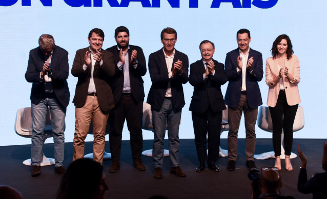 Archivo - (I-D) El presidente de la Xunta de Galicia, Alfonso Rueda; el presidente de Castilla y León, Fernández Mañueco; el presidente de la Región de Murica, López Miras; el presidente del Partido Popular, Alberto Núñez Feijóo; el presidente de Ceuta, J
