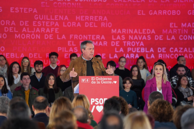 El secretario general del PSOE de Andalucía, Juan Espadas, participa en Sevilla en un acto público de partido junto al secretario general del PSOE y presidente del Gobierno, Pedro Sánchez, y el alcalde de la capital, Antonio Muñoz