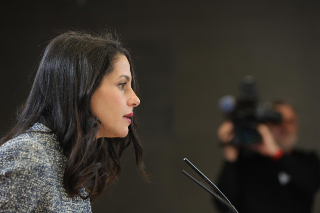 La exlíder de Ciudadanos Inés Arrimadas, en una rueda de prensa sobre actualidad política, en el Congreso de los Diputados.