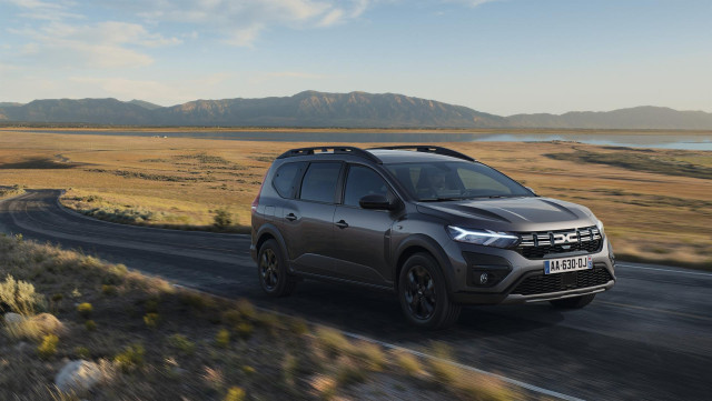 El Dacia Jogger Hybrid 140