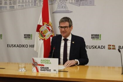 Archivo - El alcalde Gorka Urtaran
