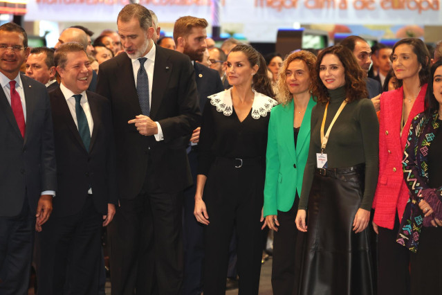 EL Rey Felipe VI, la Reina Letizia, durante su visita en la 43ª edición de la Feria Internacional del Turismo, Fitur 2023, en IFEMA, a 18 de enero de 2023, en Madrid, (España).