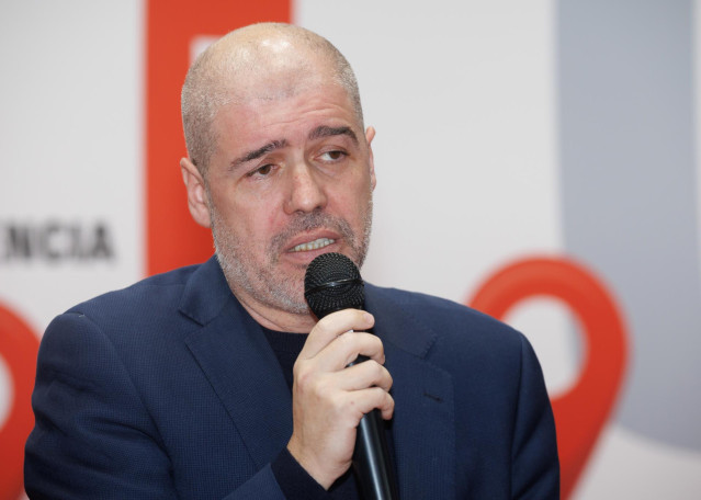 El secretario general de CCOO, Unai Sordo, interviene en la inauguración del estand de CCOO de la Feria Internacional del Turismo, Fitur 2023, en IFEMA, a 18 de enero de 2023, Madrid (España).