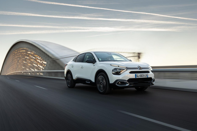 El Citroën e-C4X eléctrico
