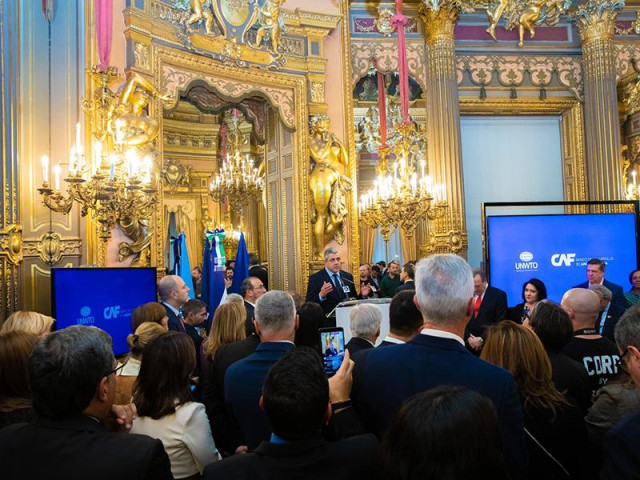 Presentación del acuerdo de cooperación entre la Organización Mundial del Turismo (OMT) y el Banco de Desarrollo de América Latina (CAF) en uno de los eventos paralelos a la celebración de Fitur 2023