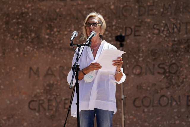 Archivo - La exdiputada y una de las impulsoras de Unión 78, Rosa Díez, interviene en una concentración contra los indultos a los presos del ‘procés’, en la Plaza de Colón, a 13 de junio de 2021, en Madrid (España).