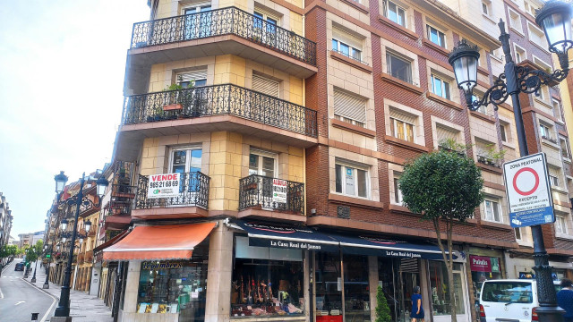 Archivo - Vivienda en venta en Oviedo, en una imagen de archivo.