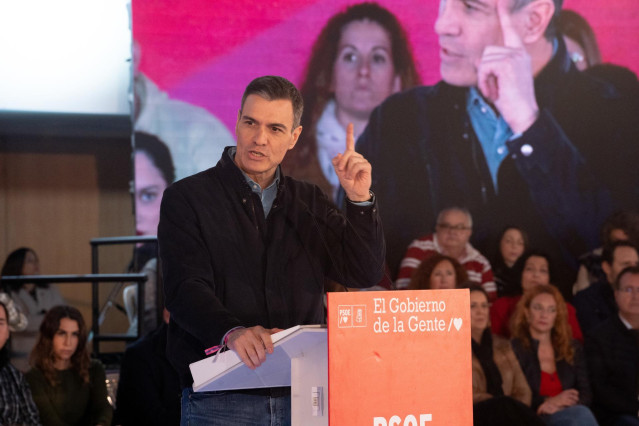 El presidente del Gobierno, Pedro Sánchez, en un mitin celebrado en Sevilla el 14 de enero de 2023.