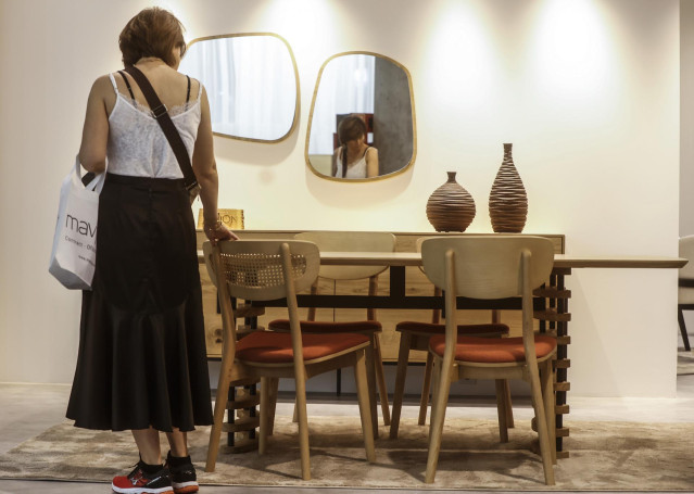Archivo - Muebles en exposición.