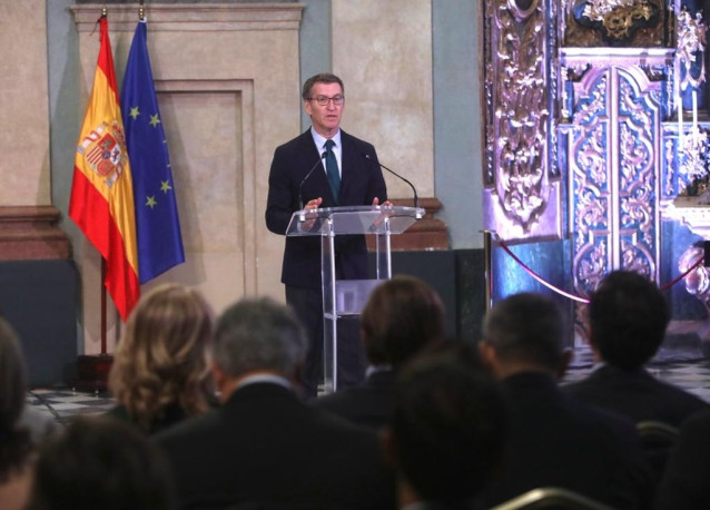 El líder del PP, Alberto Núñez Feijóo, presenta su plan de calidad institucional en Cádiz.